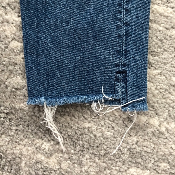 Boyish Billy in Rear Window - Picture 6 of 8